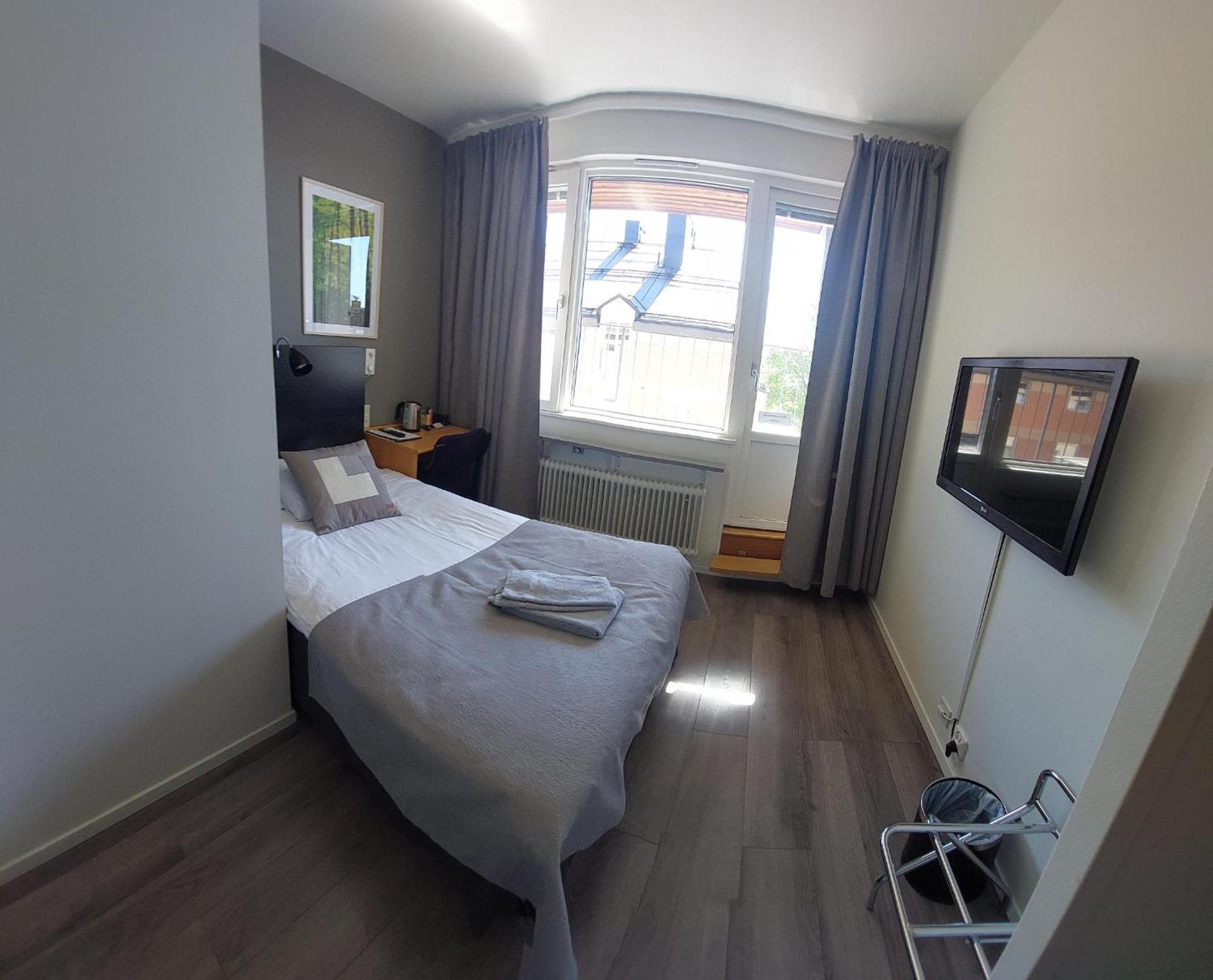 Hotel Bishops Arms Mora Room photo